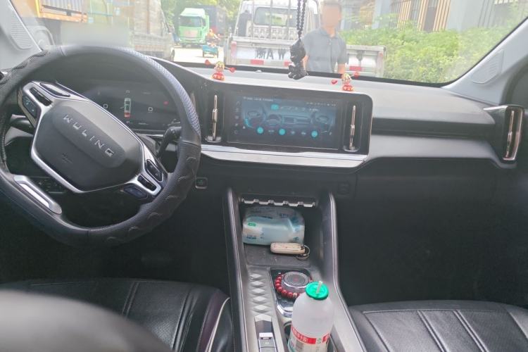 Used Wuling Xingyun 2023 2.0L DHT Flagship Edition Center Console