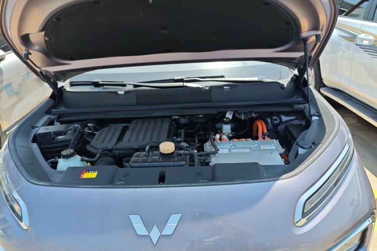 Used Wuling Xingyun 2023 2.0L DHT Flagship Edition Engine Bay