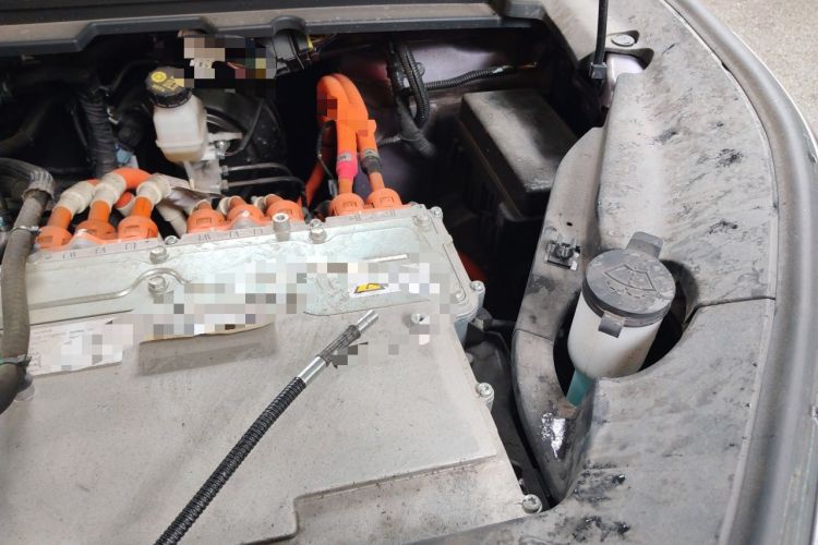 Used Wuling Xingyun 2023 2.0L DHT Flagship Edition Engine Bay Left