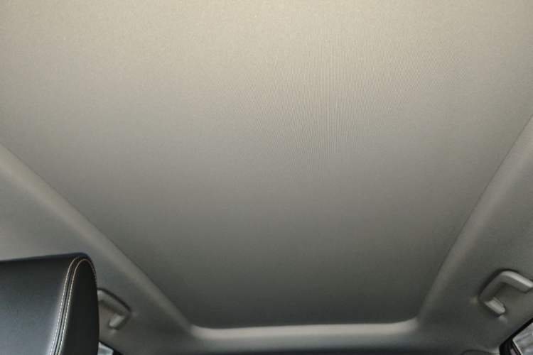 Used Wuling Xingyun 2023 2.0L DHT Flagship Edition Headliner