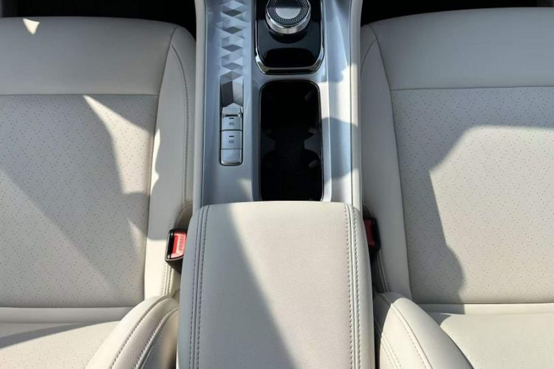 Used Wuling Xingyun 2023 2.0L DHT Flagship Edition Interior 10