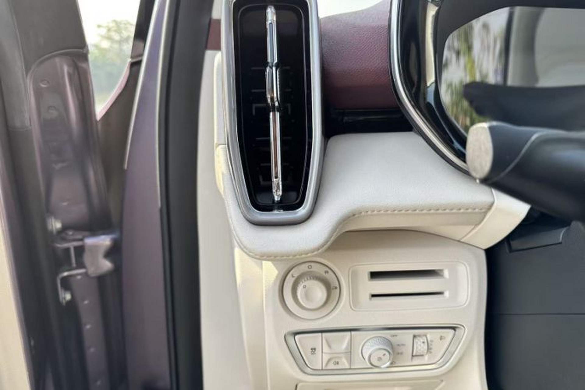 Used Wuling Xingyun 2023 2.0L DHT Flagship Edition Interior 13