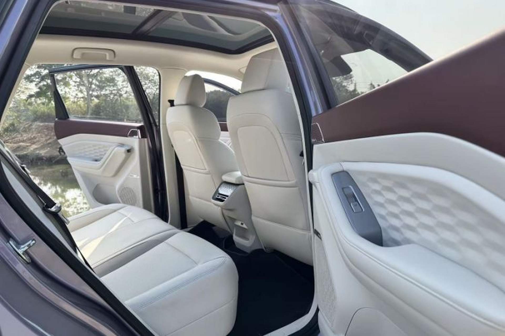 Used Wuling Xingyun 2023 2.0L DHT Flagship Edition Interior 4