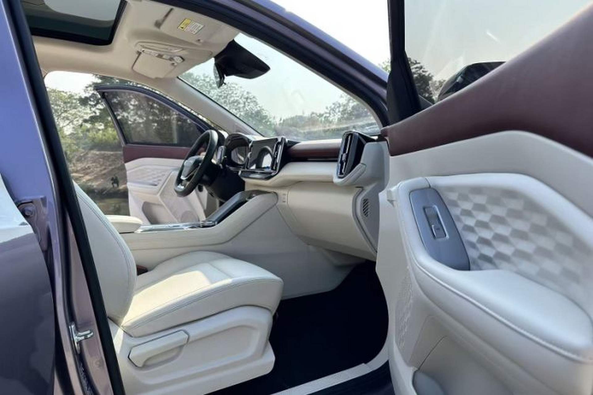 Used Wuling Xingyun 2023 2.0L DHT Flagship Edition Interior 7