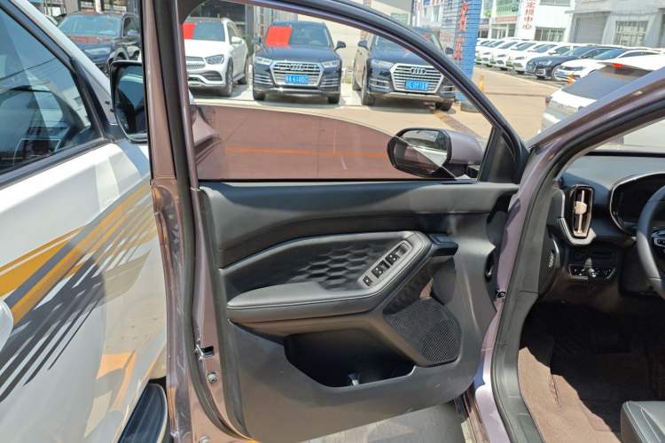 Used Wuling Xingyun 2023 2.0L DHT Flagship Edition Left Front Door Interior