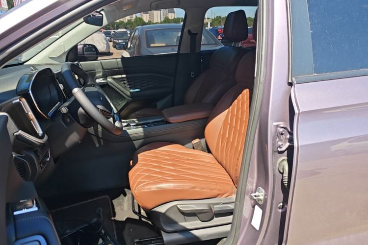 Used Wuling Xingyun 2023 2.0L DHT Standard Edition Left Front Seat