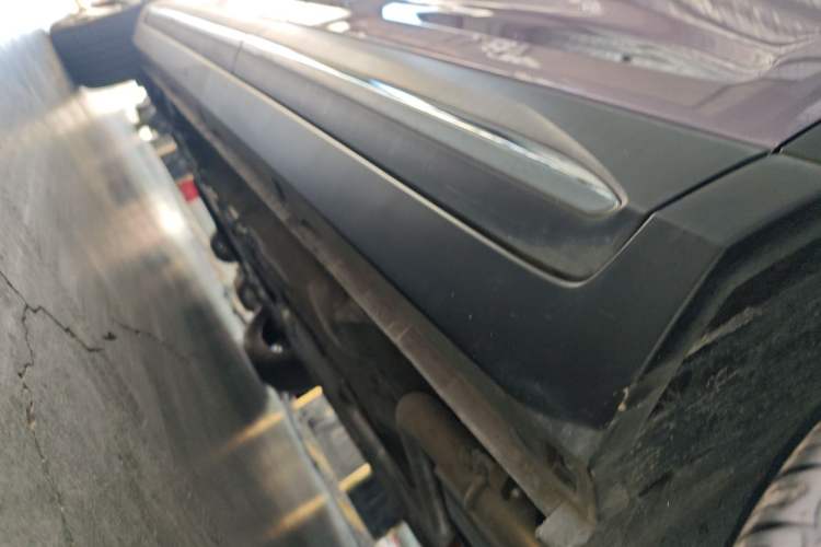 Used Wuling Xingyun 2023 2.0L DHT Flagship Edition Left Side Sill