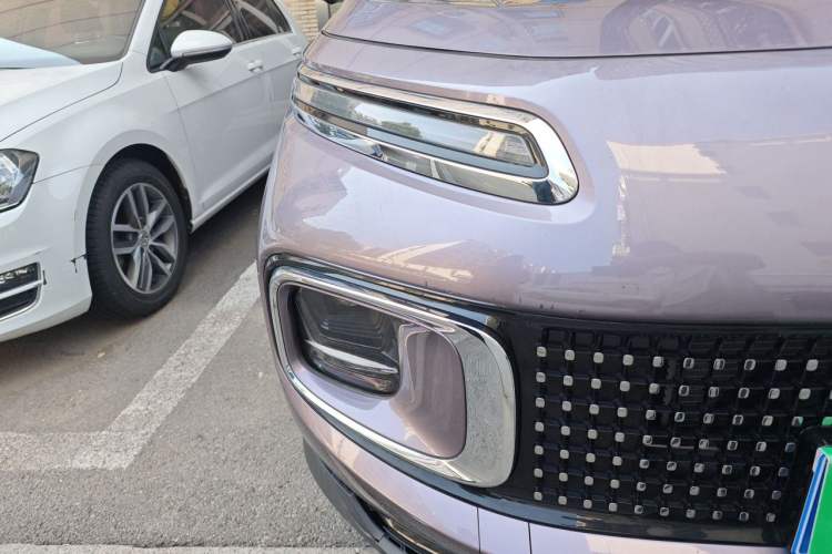Used Wuling Xingyun 2023 2.0L DHT Flagship Edition Right Front Headlight