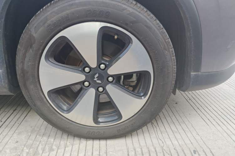 Used Wuling Xingyun 2023 2.0L DHT Flagship Edition Right Front Wheel Hub