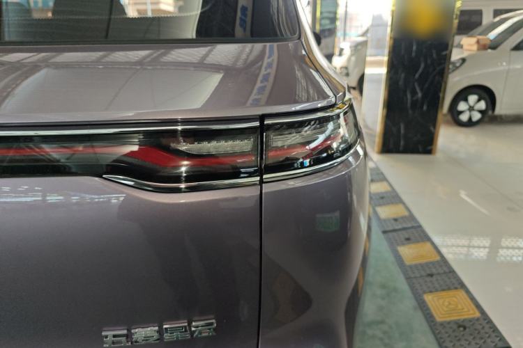 Used Wuling Xingyun 2023 2.0L DHT Flagship Edition Right Rear Taillight