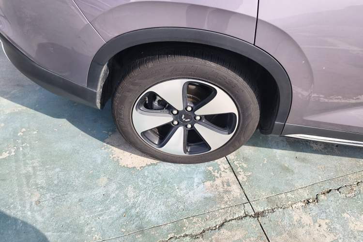 Used Wuling Xingyun 2023 2.0L DHT Standard Edition Right Rear Wheel Hub