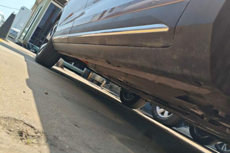 Used Wuling Xingyun 2023 2.0L DHT Flagship Edition Right Side Sill