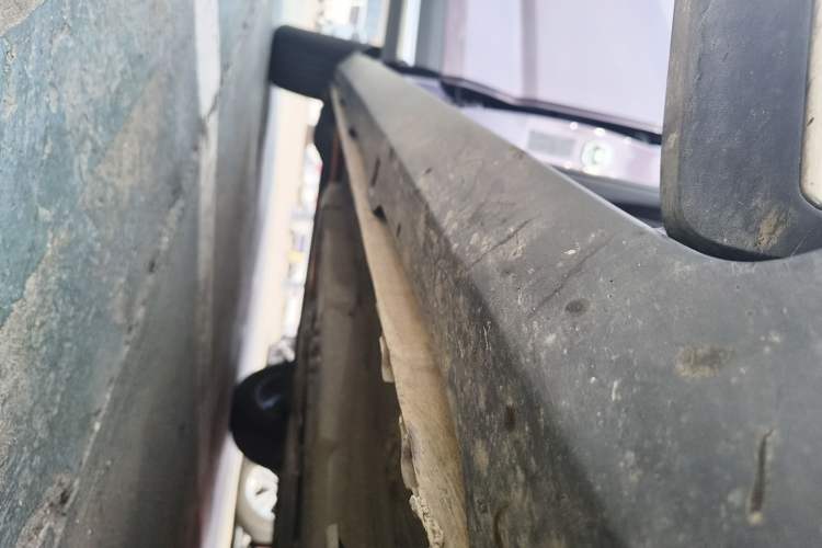 Used Wuling Xingyun 2023 2.0L DHT Standard Edition Right Side Sill