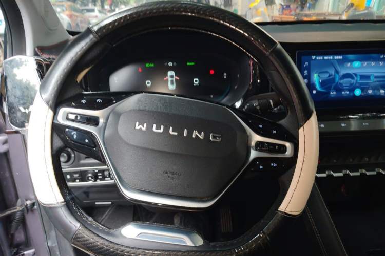 Used Wuling Xingyun 2023 2.0L DHT Flagship Edition Steering Wheel