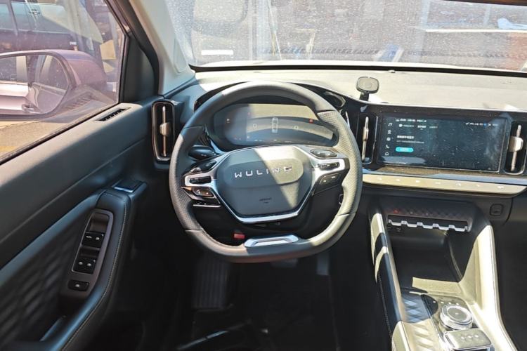 Used Wuling Xingyun 2023 2.0L DHT Standard Edition Steering Wheel