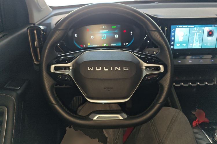 Used Wuling Xingyun 2023 2.0L DHT Flagship Edition Steering Wheel