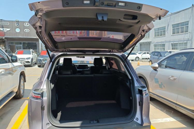 Used Wuling Xingyun 2023 2.0L DHT Flagship Edition Trunk