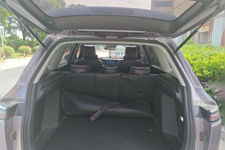 Used Wuling Xingyun 2023 2.0L DHT Flagship Edition Trunk