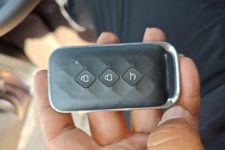 Used Wuling Xingyun 2023 2.0L DHT Flagship Edition Vehicle Key