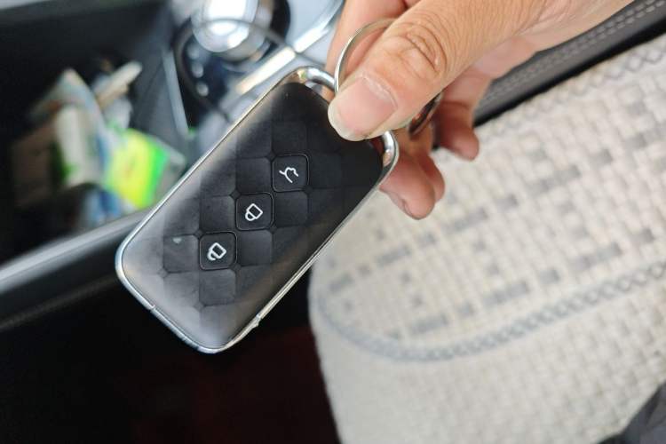 Used Wuling Xingyun 2023 2.0L DHT Flagship Edition Vehicle Key