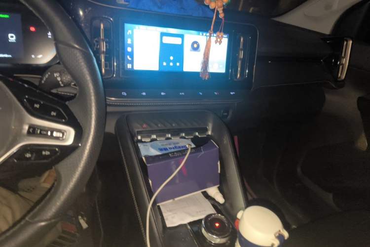 Used Wuling Xingyun 2023 2.0L DHT Standard Edition Audio And AC Panel