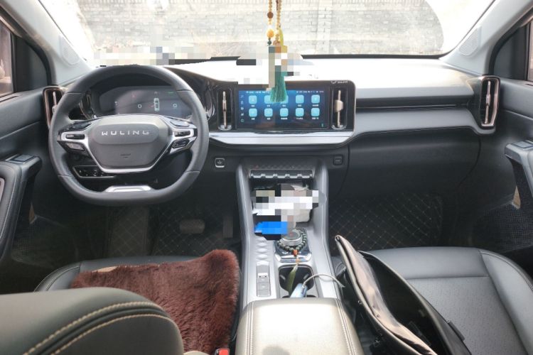 Used Wuling Xingyun 2023 2.0L DHT Flagship Edition Center Console