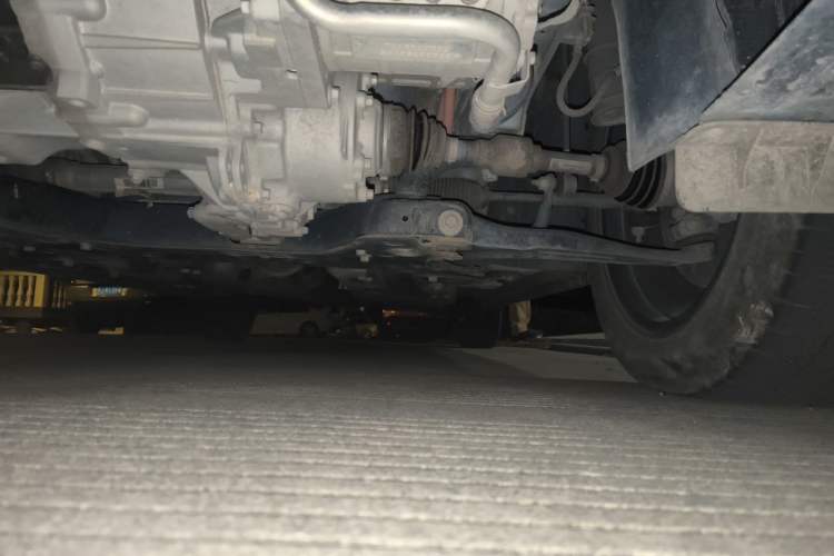 Used Wuling Xingyun 2023 2.0L DHT Standard Edition Chassis Front Left