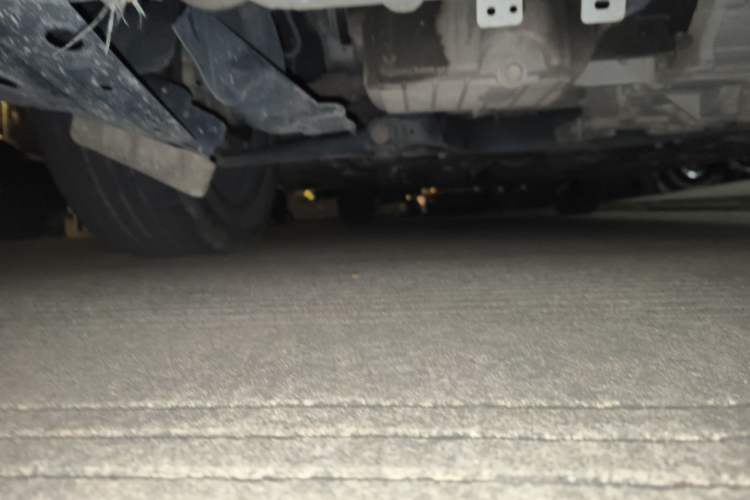 Used Wuling Xingyun 2023 2.0L DHT Standard Edition Chassis Front Right