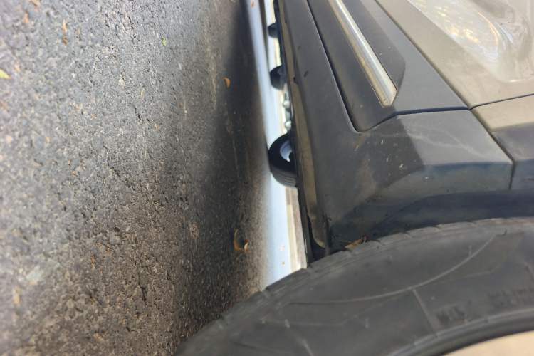 Used Wuling Xingyun 2023 2.0L DHT Standard Edition Chassis Front Right