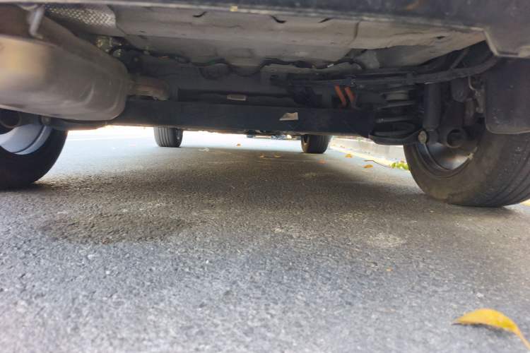 Used Wuling Xingyun 2023 2.0L DHT Standard Edition Chassis Rear
