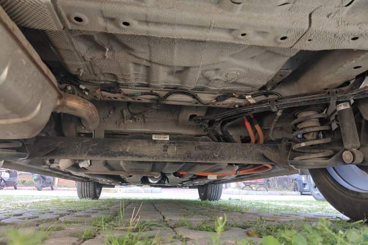 Used Wuling Xingyun 2023 2.0L DHT Flagship Edition Chassis Rear