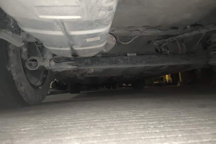 Used Wuling Xingyun 2023 2.0L DHT Standard Edition Chassis Rear Right