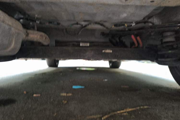 Used Wuling Xingyun 2023 2.0L DHT Flagship Edition Chassis Rear
