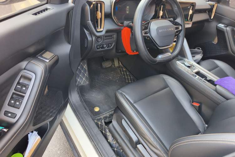 Used Wuling Xingyun 2023 2.0L DHT Standard Edition Driver Seat