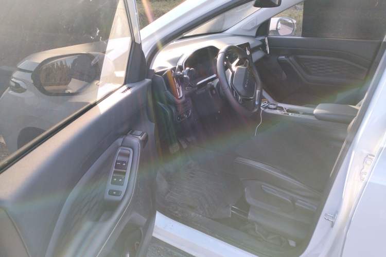 Used Wuling Xingyun 2023 2.0L DHT Standard Edition Driver Seat