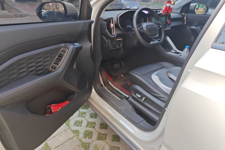 Used Wuling Xingyun 2023 2.0L DHT Flagship Edition Driver Seat