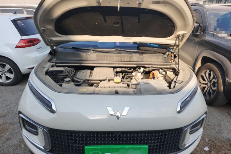 Used Wuling Xingyun 2023 2.0L DHT Flagship Edition Engine Bay