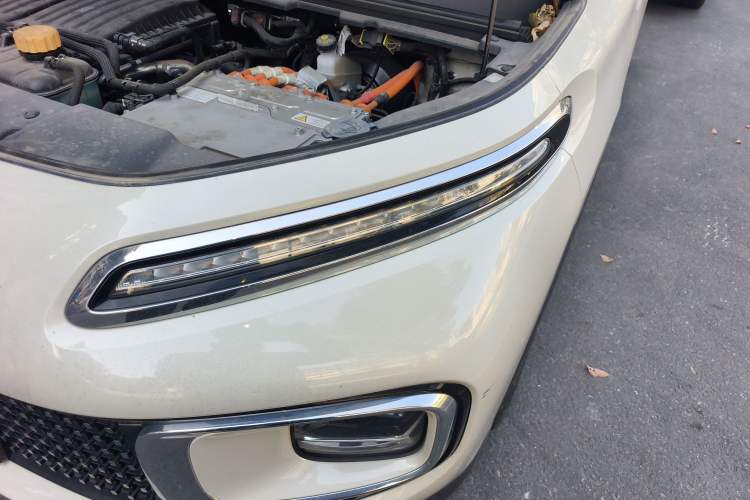 Used Wuling Xingyun 2023 2.0L DHT Standard Edition Engine Bay Left