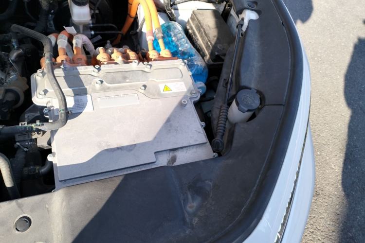 Used Wuling Xingyun 2023 2.0L DHT Standard Edition Engine Bay Left