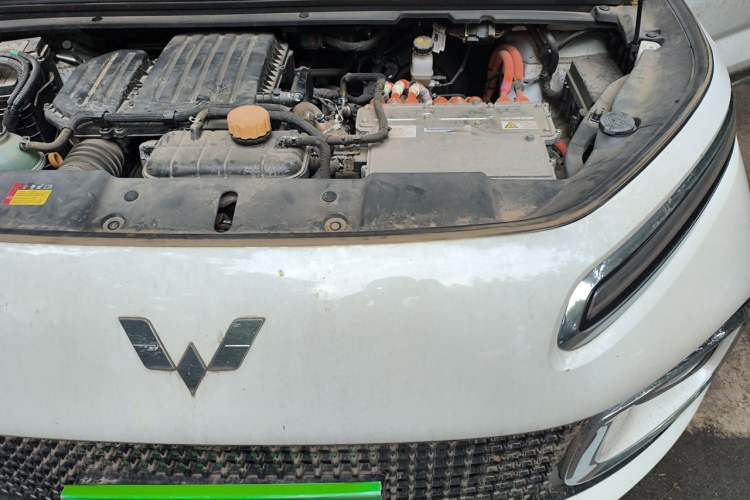 Used Wuling Xingyun 2023 2.0L DHT Flagship Edition Engine Bay Left