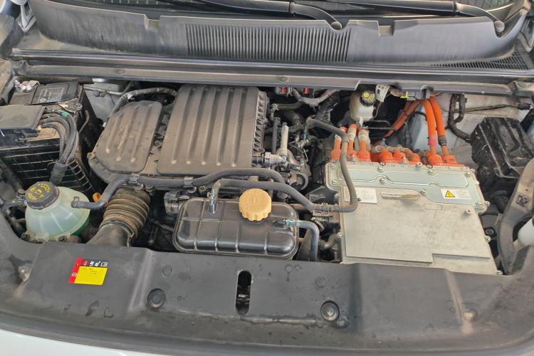 Used Wuling Xingyun 2023 2.0L DHT Standard Edition Engine Bay