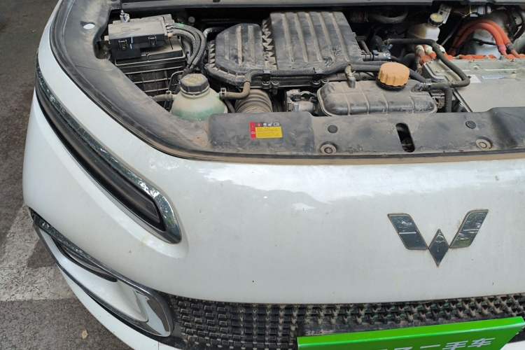 Used Wuling Xingyun 2023 2.0L DHT Flagship Edition Engine Bay Right