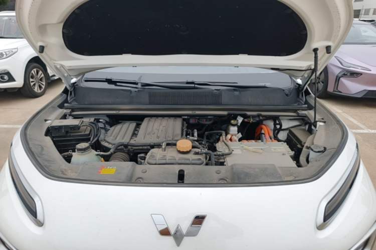 Used Wuling Xingyun 2023 2.0L DHT Flagship Edition Engine Bay