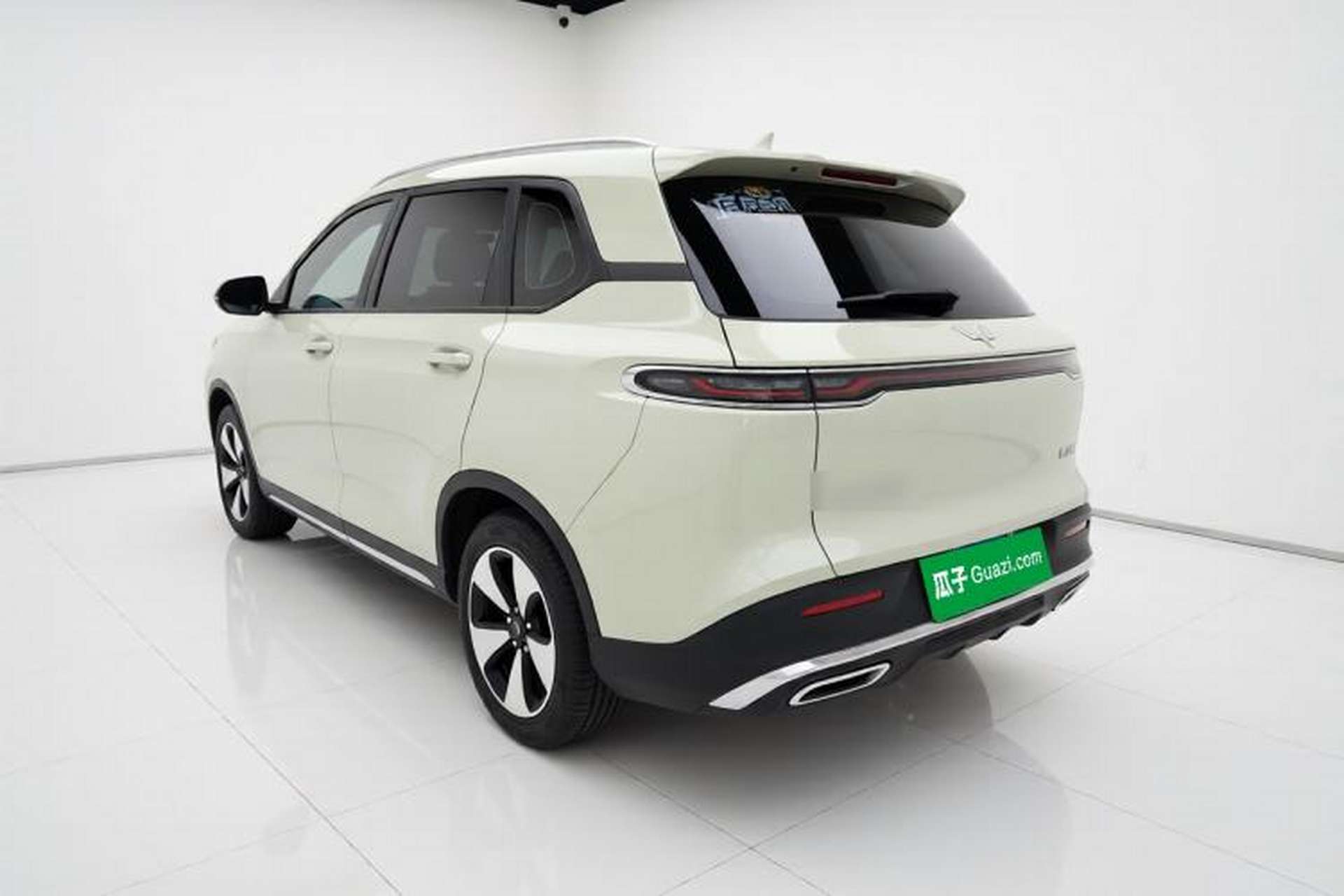 Used Wuling Xingyun 2023 2.0L DHT Standard Edition Exterior 3
