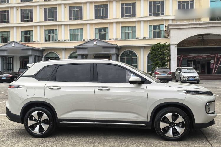 Used Wuling Xingyun 2023 2.0L DHT Flagship Edition Exterior 3