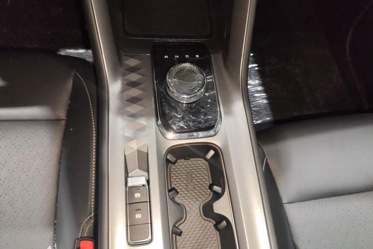 Used Wuling Xingyun 2023 2.0L DHT Flagship Edition Gear Lever