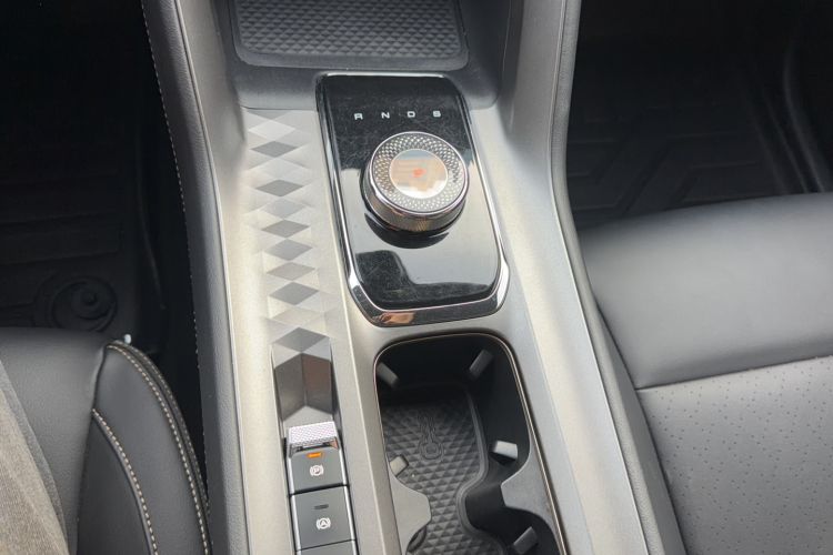 Used Wuling Xingyun 2023 2.0L DHT Standard Edition Gear Lever