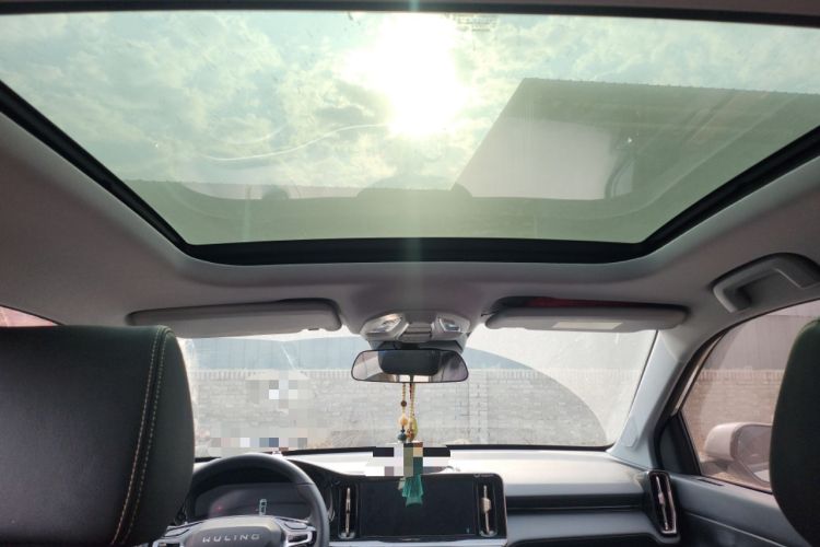 Used Wuling Xingyun 2023 2.0L DHT Flagship Edition Headliner