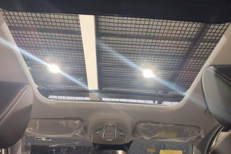Used Wuling Xingyun 2023 2.0L DHT Flagship Edition Headliner