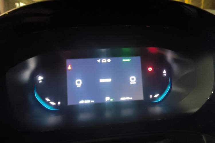 Used Wuling Xingyun 2023 2.0L DHT Standard Edition Instrument Cluster